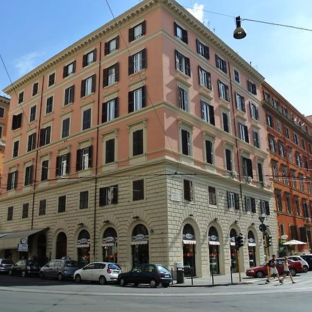 Hotel Le Petit Real à Rome Extérieur photo