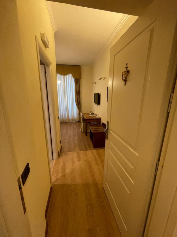 Hotel Le Petit Real à Rome Extérieur photo