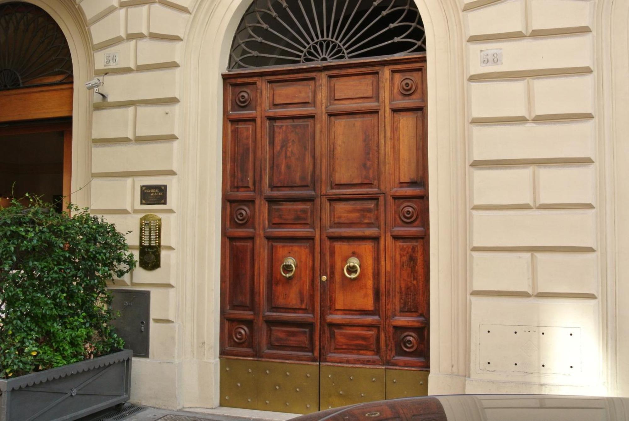 Hotel Le Petit Real à Rome Extérieur photo