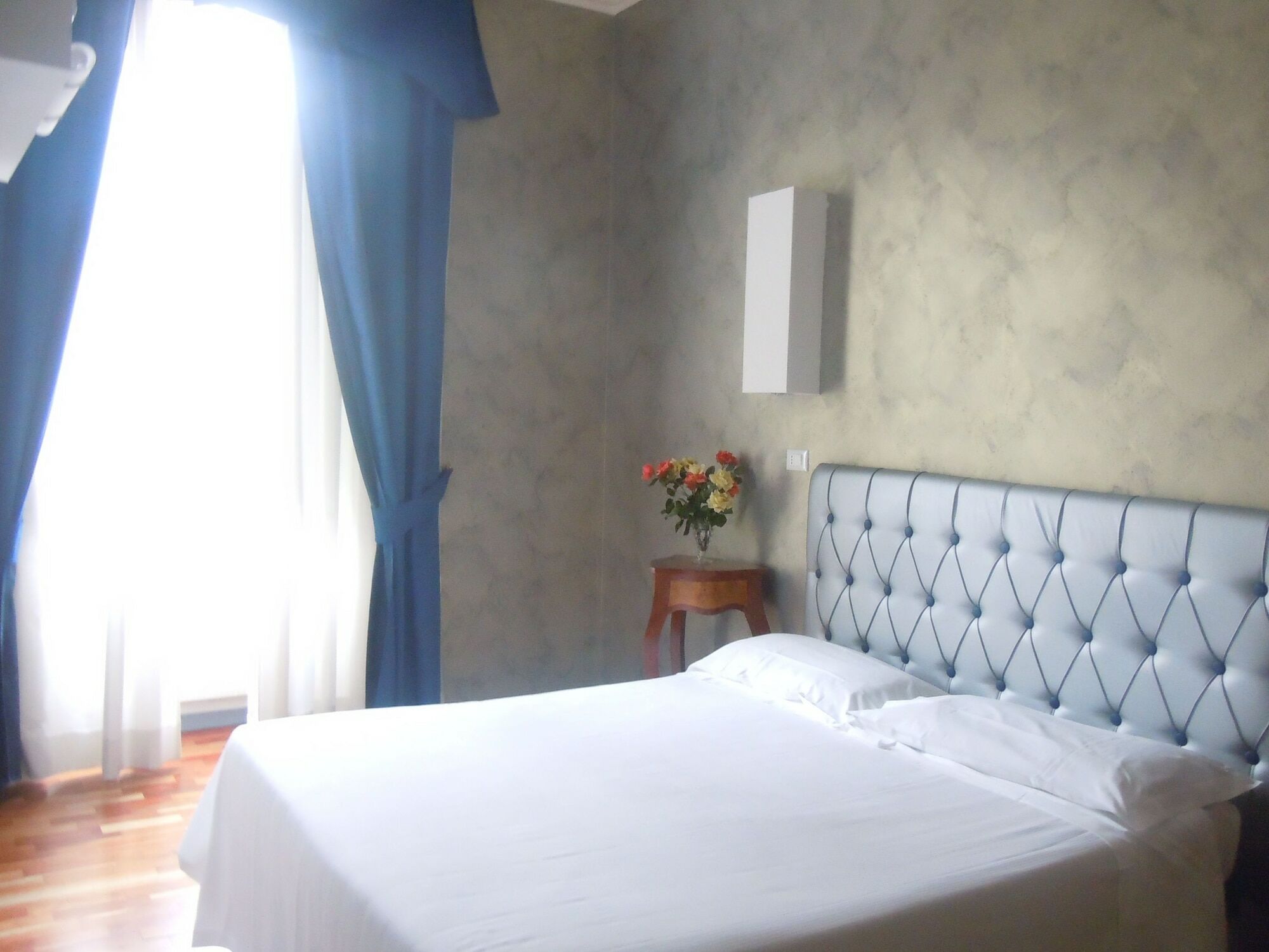 Hotel Le Petit Real à Rome Extérieur photo